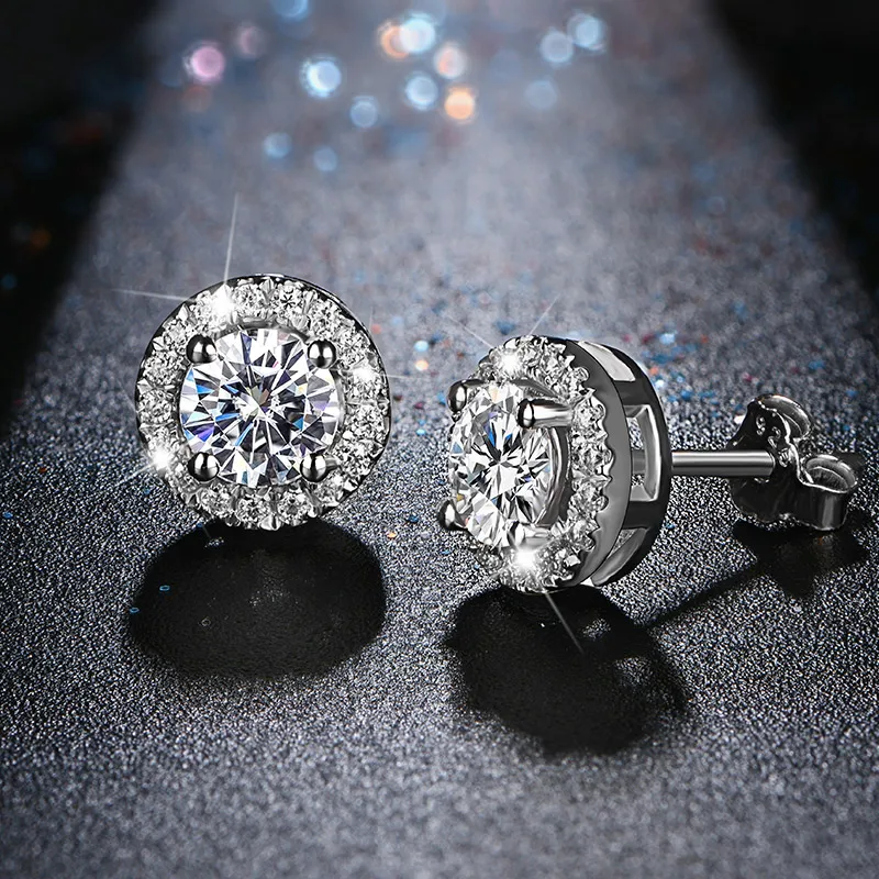 Round Cut 0.5ct Moissanite Earrings