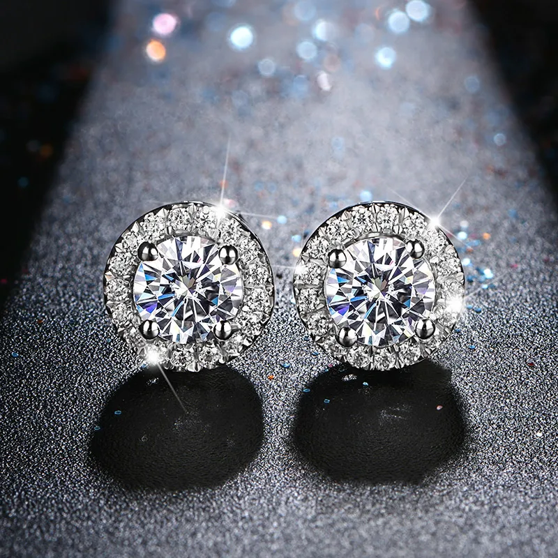 Round Cut 0.5ct Moissanite Earrings